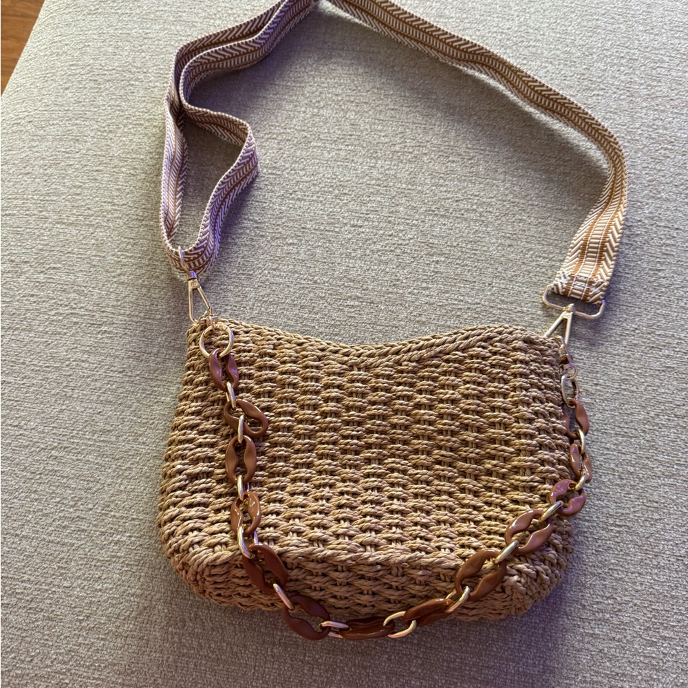 Woven Tan Shoulder/Crossbody Bag with Chain Strap